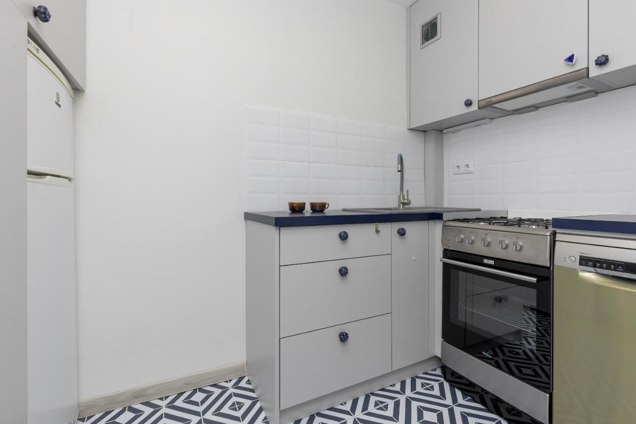 Cozy And Comfortable Wola Apartment By Noclegi Renters Варшава Экстерьер фото